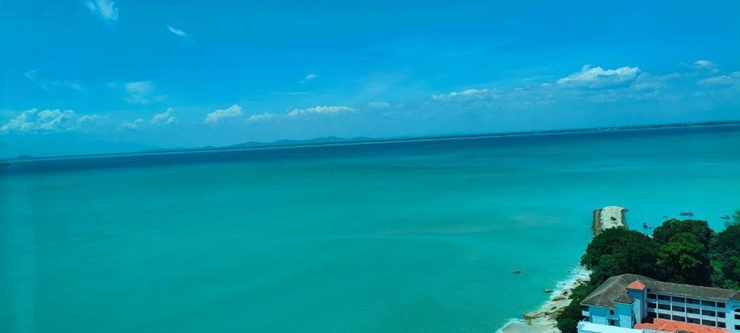 Hompton Hotel By The Beach