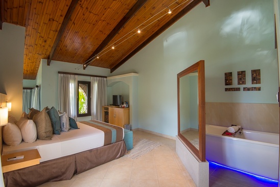 Coco De Mer Hotel And Black Parrot Suites