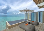Hard Rock Hotel Maldives Лежаки У Бассейна
