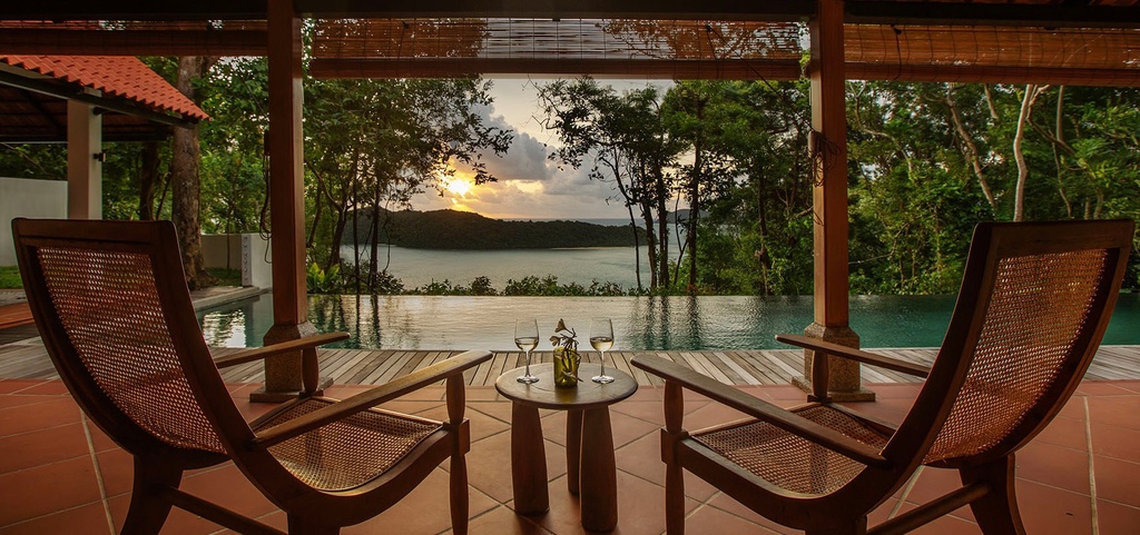 Ambong Pool Villas