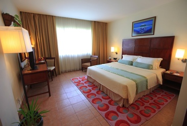 Hulhule Island Hotel