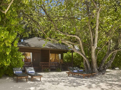 Royal Island Resort & Spa