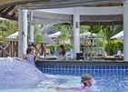 Bandos Maldives Бар У Бассейна