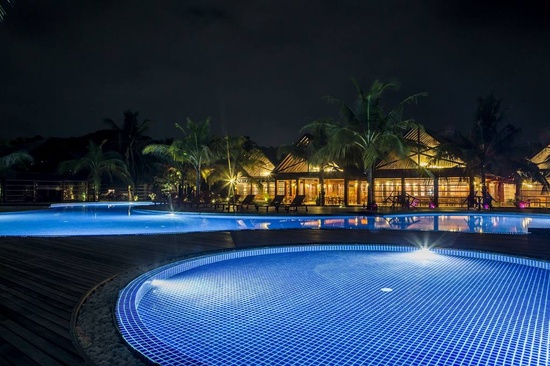 Furaveri Island Resort & Spa