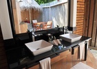 Komandoo Island Resort