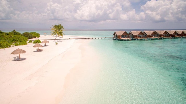 Furaveri Island Resort & Spa