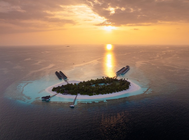 Angaga Island Resort & Spa