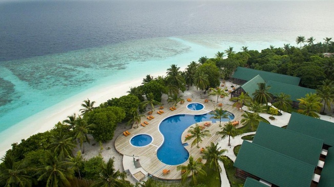 Furaveri Island Resort & Spa Вид На Территорию Отеля