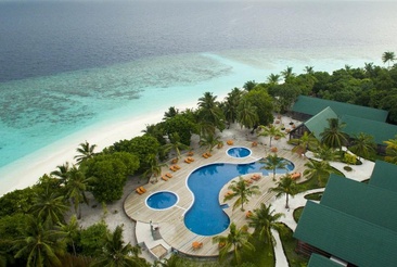 Furaveri Island Resort & Spa Вид На Территорию Отеля