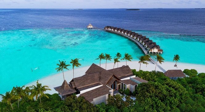 Furaveri Island Resort & Spa