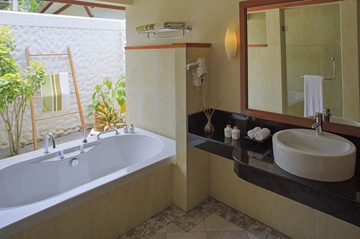 Niva Kurumba Maldives