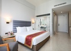 Hompton Hotel By The Beach