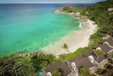 Carana Beach Hotel