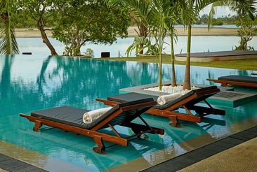 Amaranthé Bay Resort & Spa